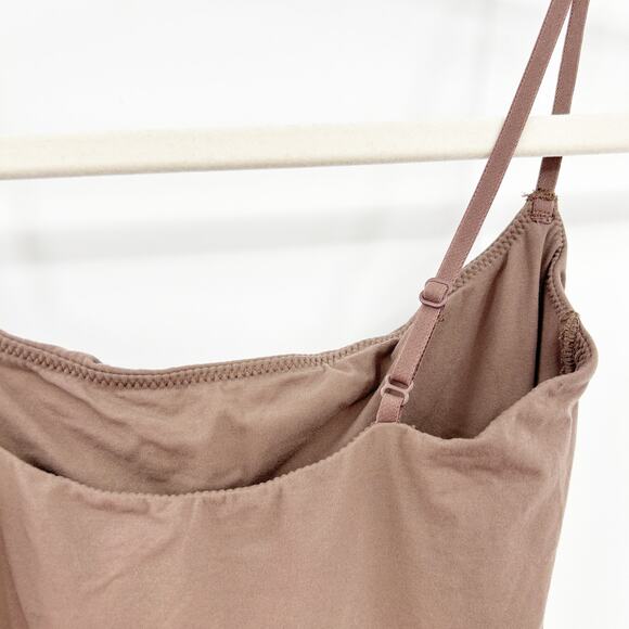 Skims Womens Fits Everybody Scoop Neck Thong Cami Bodysuit Size XXS/XS Brown - Picture 3 of 4